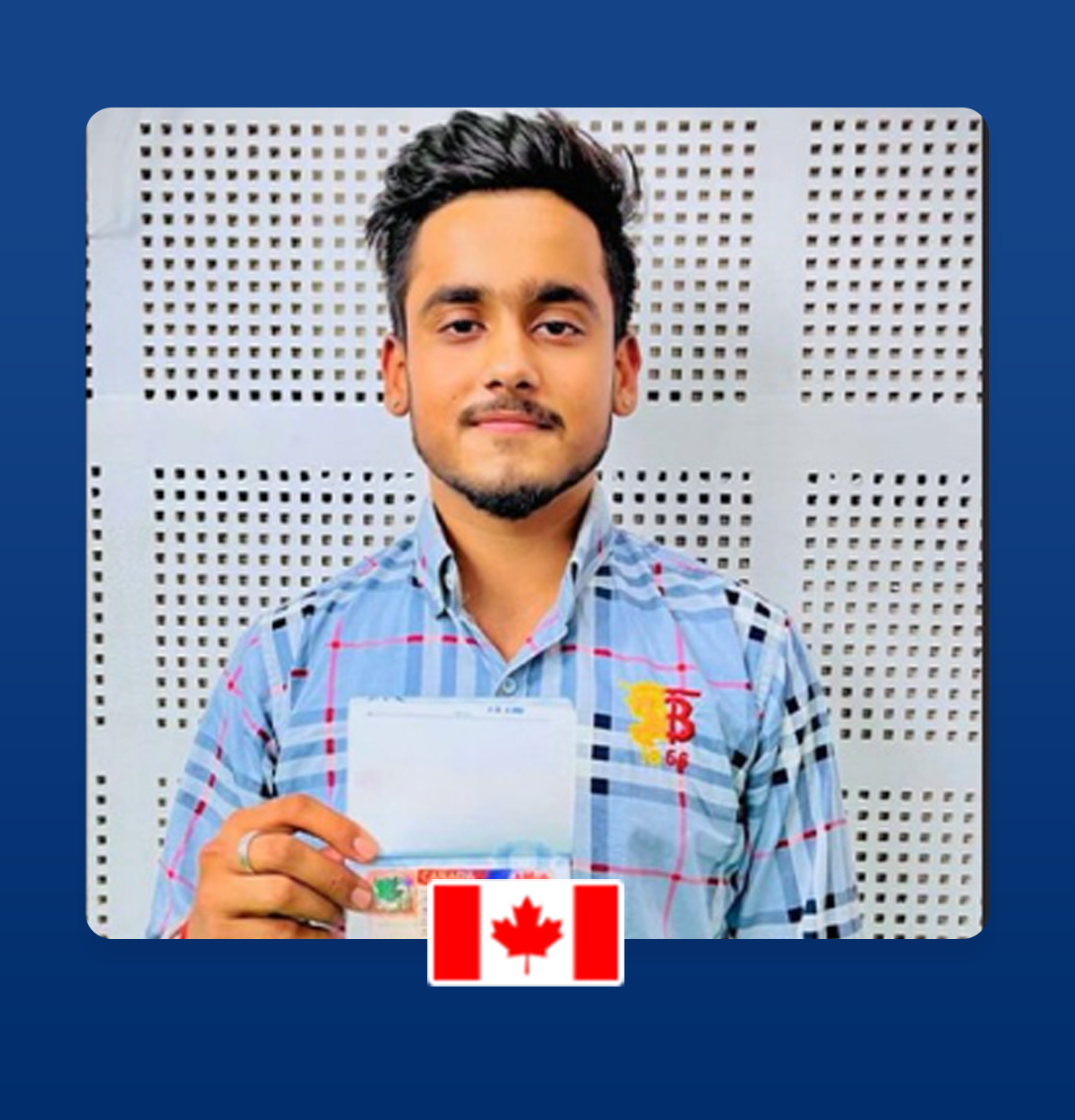 Graduating students with VISA sign